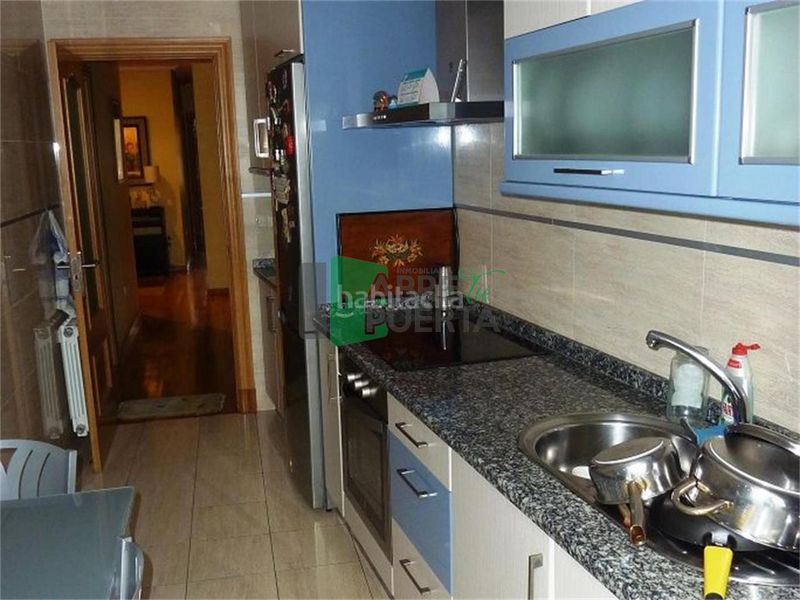Foto fd4817fb-f89c-40f8-94ed-5dccad7c1749. Piso en Centro Ourense