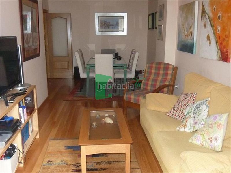 Foto ff228c4a-5863-469a-8afb-a79478ca1867. Piso en Centro Ourense
