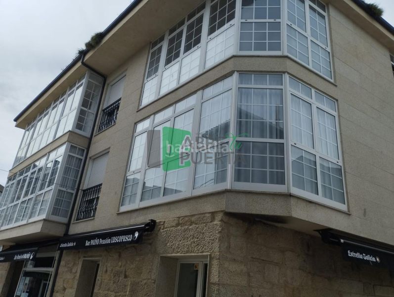Foto f0b8dbe6-9590-49bb-8763-7f4265a29fe5. Edificio in Pobra de Trives (A)