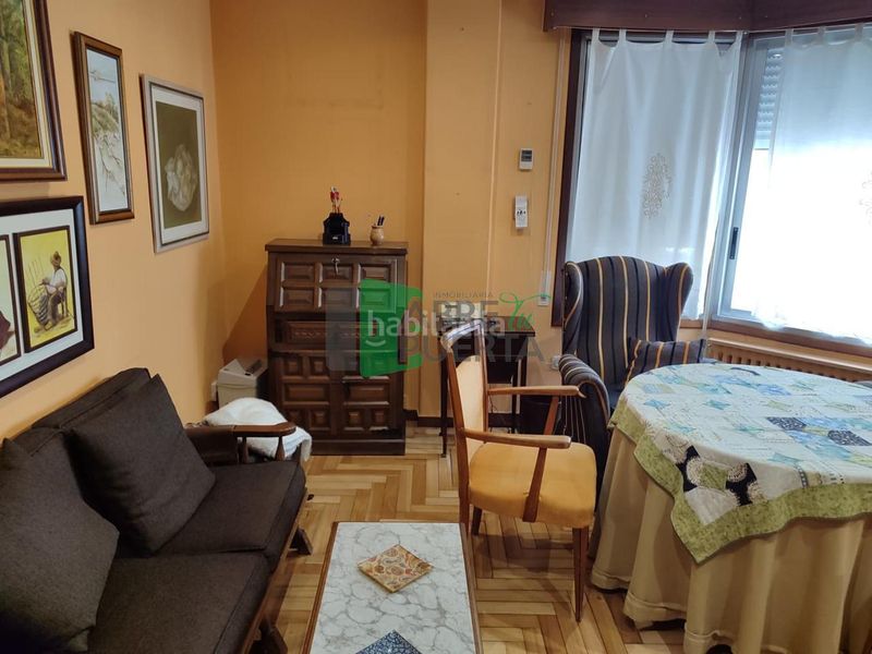 Foto 83071309-7219-4eb9-824d-ddb9248c08d4. Piso en Centro Ourense