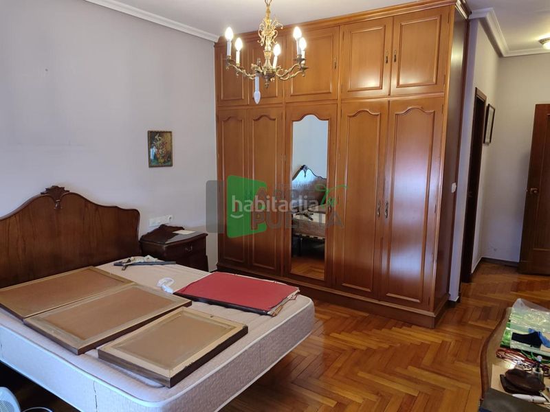 Foto fb4eb9b6-25bc-467c-be7d-bc47dd36a43c. Piso en Centro Ourense
