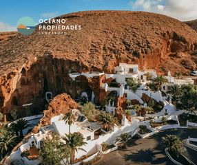 Chalet  Calle los loros. Una joya arquitectónica en el corazón de lanzarote