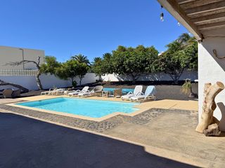 Xalet a Costa Teguise. Encantadora villa en venta en costa teguise