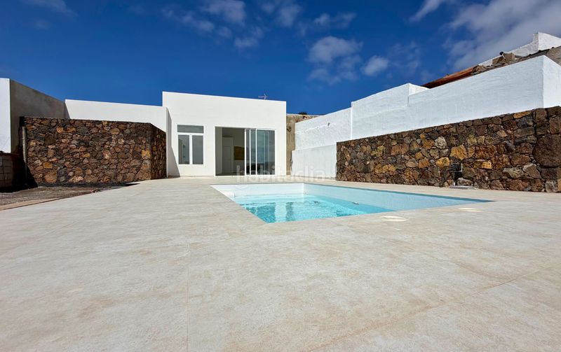 Foto 85d02c7c-14d3-4027-85fe-f415a624d943. Xalet amb aparcament piscina a Máguez Haría