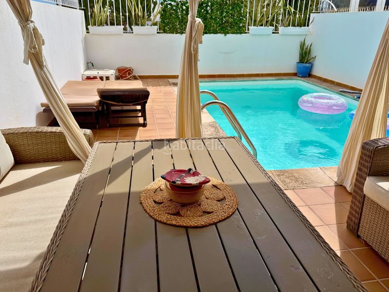 Foto b8b5e43b-518a-44a8-9d1f-0e4c13e657c2. Xalet amb aparcament piscina a costa Teguise Teguise