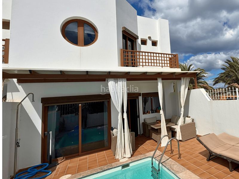 Foto bbacb050-884b-430a-ae4e-4ec5e6d059e5. Xalet amb aparcament piscina a costa Teguise Teguise