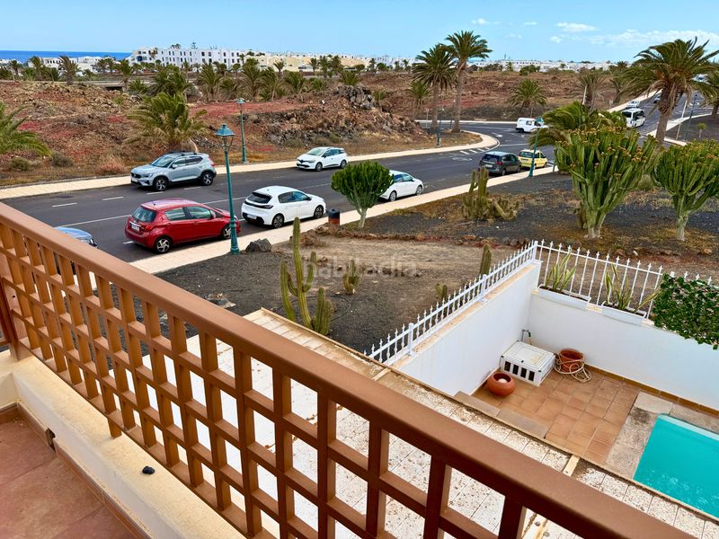 Foto bc206512-053a-48b7-a65d-adb2e8a3645b. Xalet amb aparcament piscina a costa Teguise Teguise
