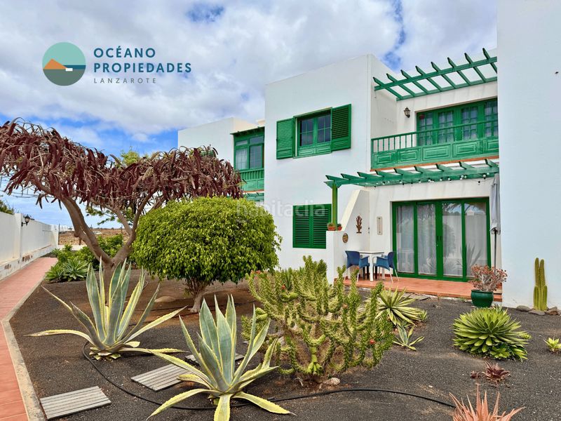 Foto cd4adf9f-d985-478c-8e8c-5282154fde7a. Pis amb piscina a costa Teguise Teguise