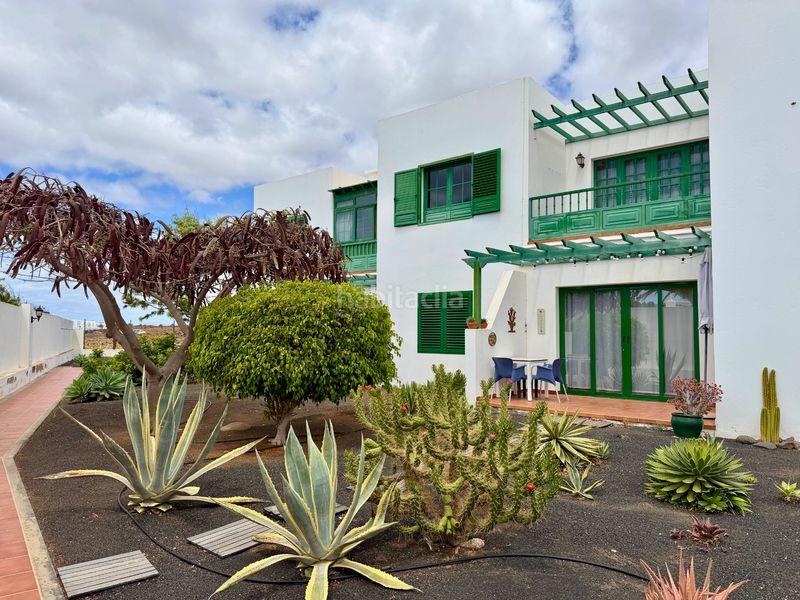 Foto eee983fe-3da8-45c7-b023-0b43e1b598cd. Pis amb piscina a costa Teguise Teguise