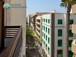 Piccolo appartamento  Calle león y castillo. Piso de 4 dormitorios en plena calle real de arrecife