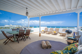 Penthouse en Avenida de las islas canarias 12. Atico con vistas al mar