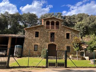 Masia a Sant Gregori. Masia espectacular amb molt terreny i totes les comoditats de la