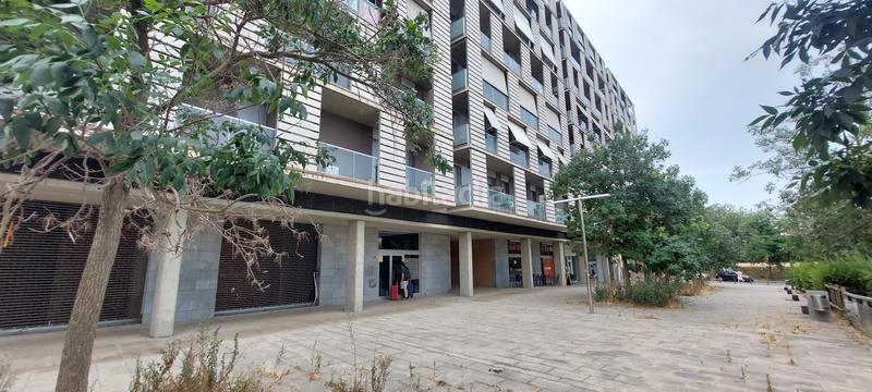 Foto c1ab7edb-4621-48d7-a20c-8bdab0fcb9d9. Local comercial a Eixample Sud-Migdia Girona