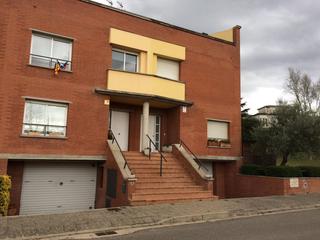 Casa aparellada a Montilivi. Casa adossada en venda a montilivi tranquillitat i confort a pro