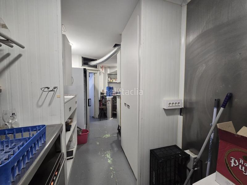 Foto a496060d-cbc1-4c38-9006-eacb2bab4874. Traspàs local comercial a Eixample Nord Girona