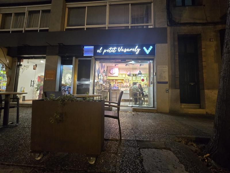 Foto d9d64ece-4c69-49f0-b4b6-e9087829196b. Traspàs local comercial a Eixample Nord Girona