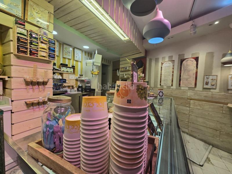 Foto 2a544cb1-513c-4ed2-ae62-60276f2101f9. Traspaso local comercial traspàs de gelateria a leixample oportunitat única! en Girona