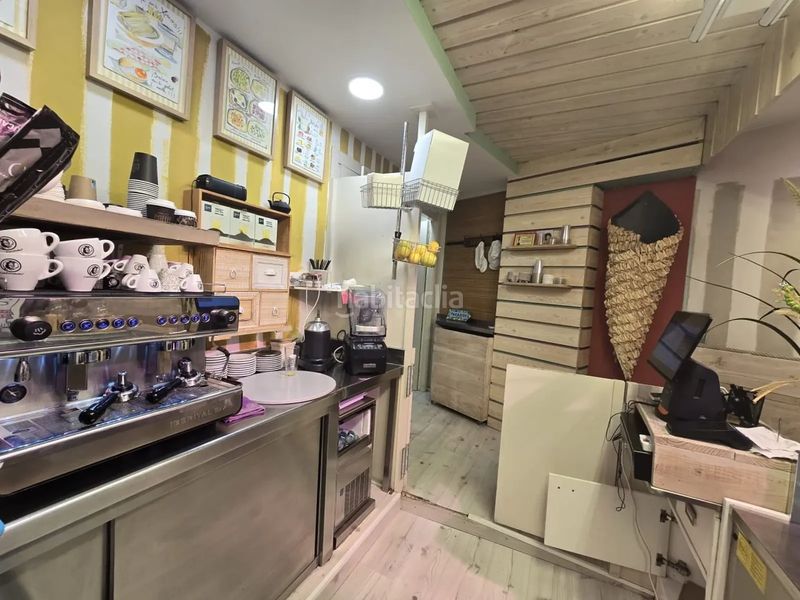 Foto 50fcae4c-ad25-4675-923b-387ddc672210. Traspaso local comercial traspàs de gelateria a leixample oportunitat única! en Girona