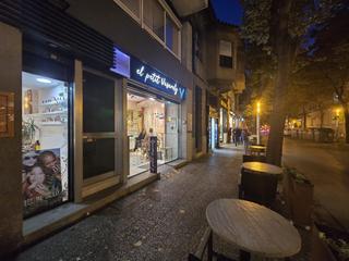 Traspàs Local Comercial a Eixample Nord. Traspàs de gelateria a leixample de girona  oportunitat única!
