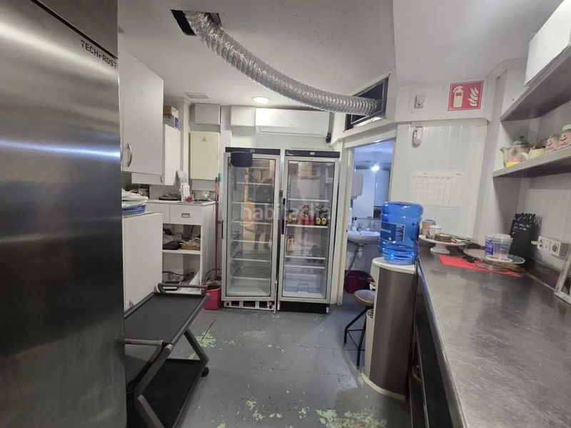 Foto e920c5c5-693e-463f-85cb-6764e6b8934f. Traspaso local comercial traspàs de gelateria a leixample oportunitat única! en Girona