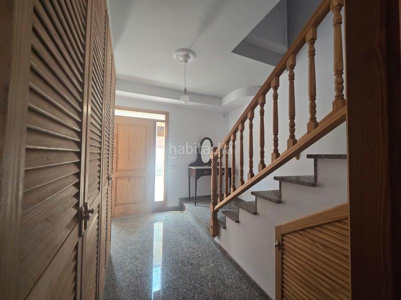 Foto 4ba4fe4d-1ae6-49d0-aa08-d42380e69acf. Casa pareada oportunitat única a angles! casa espaiosa amb pàrquing i opció de terreny edificable addicional en Anglès