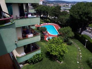 Lloguer Pis a S´Agaró. Apartament amb vistes al mar, terrassa i piscina a platja daro.