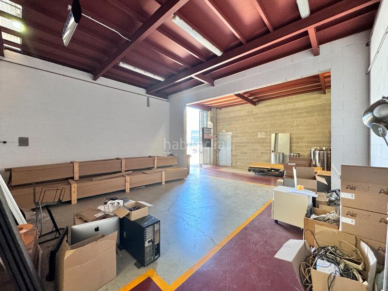 Foto 5abc66a3-6afd-4ada-b0c1-607fdffe24a0. Nau industrial a Domeny Girona