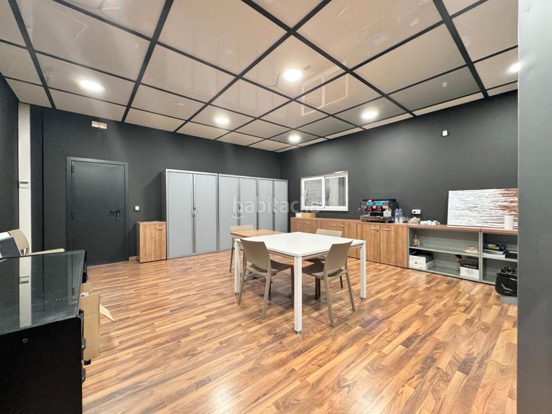 Foto 641304f2-cd57-42b3-b597-50fe8b303312. Nau industrial a Domeny Girona