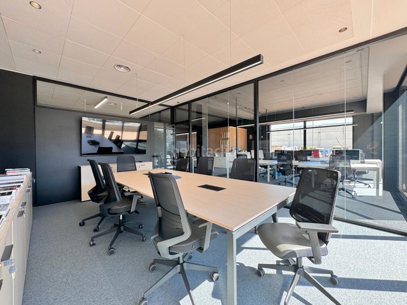 Foto cc579edb-3943-486c-822b-bae2ebc6eb19. Nau industrial a Domeny Girona