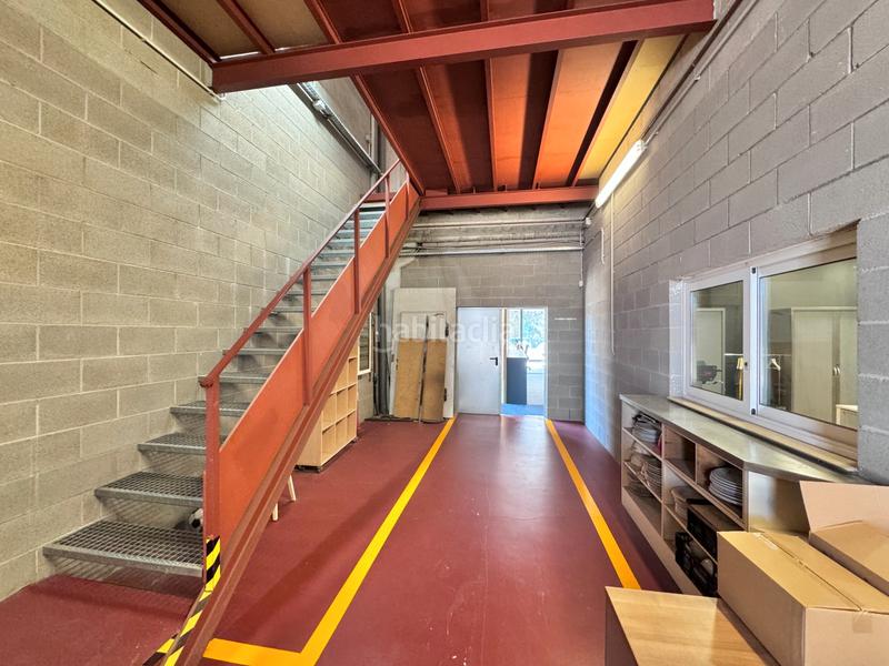 Foto df6ab2f9-2e2b-4c98-897e-cb28a544d5fc. Nau industrial a Domeny Girona