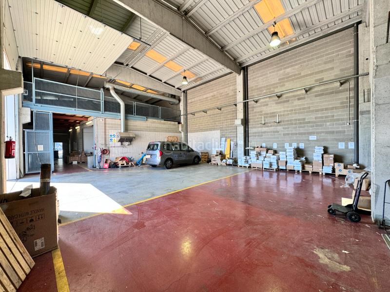 Foto f1f6d1f6-eb66-48fa-b285-eb54650718af. Nau industrial a Domeny Girona
