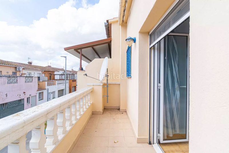 Foto a9485d24-6757-4473-bd40-5c7d7fa2a46d. Casa aparellada amb aparcament a Puigmal - Mas Nou Empuriabrava