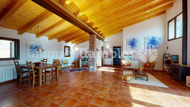 Foto 0f722422-4d01-45fe-ab90-c308894956dd. Haus mit heizung in Piles (Les)