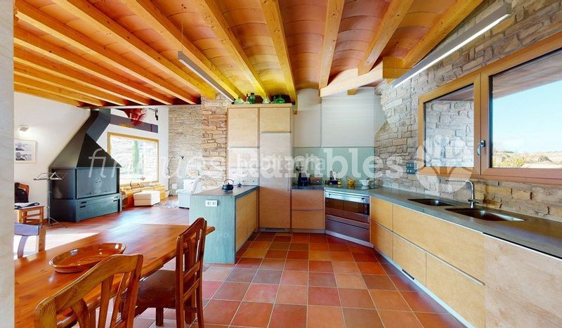 Foto 217eea80-7b34-4ba0-b4fd-7fc8603e00cb. Haus mit heizung in Piles (Les)