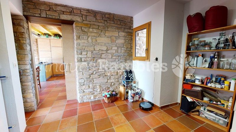 Foto 272bc68a-4868-468d-86fe-ec23887fa9bd. Haus mit heizung in Piles (Les)