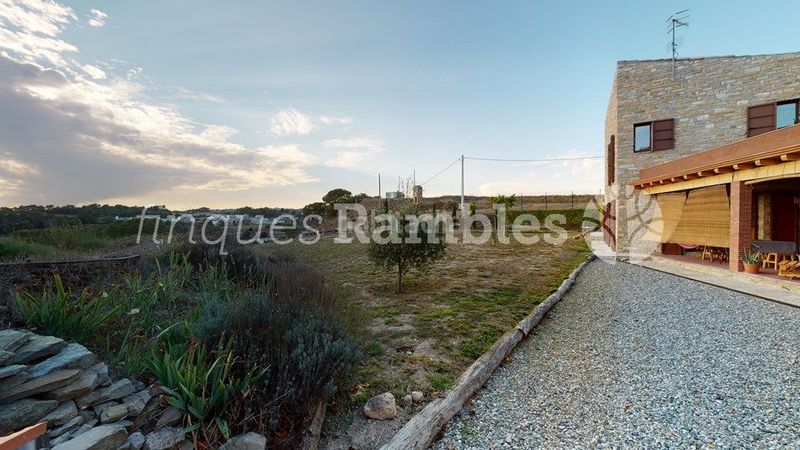 Foto 306f78e5-1fcf-4eef-affa-3a53ac3f6be9. Haus mit heizung in Piles (Les)