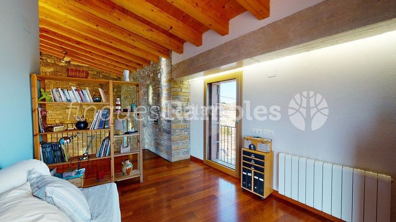 Foto 42427f00-617d-491c-af34-e55aaf92acd8. Haus mit heizung in Piles (Les)