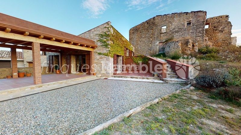 Foto 5059ad81-dd2f-47f9-af62-efca3c913fc2. Haus mit heizung in Piles (Les)