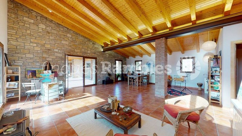 Foto a7d6709f-a027-48e2-9120-545c613fd53e. Haus mit heizung in Piles (Les)