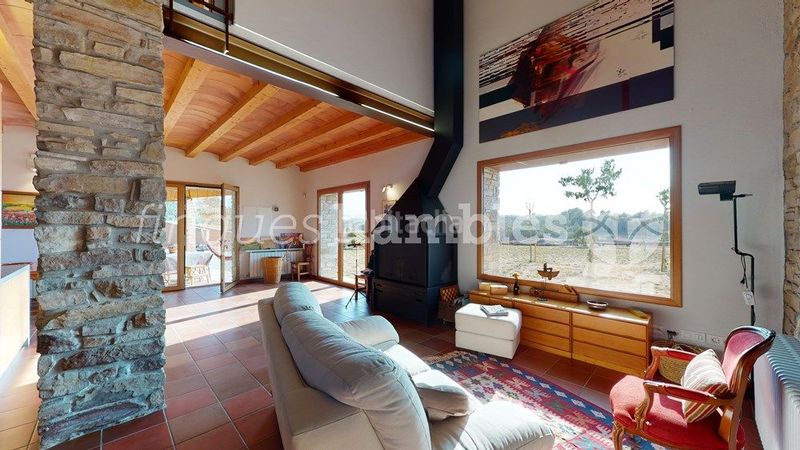 Foto a96eb2f0-73d8-489d-a912-2f31b92060bb. Haus mit heizung in Piles (Les)