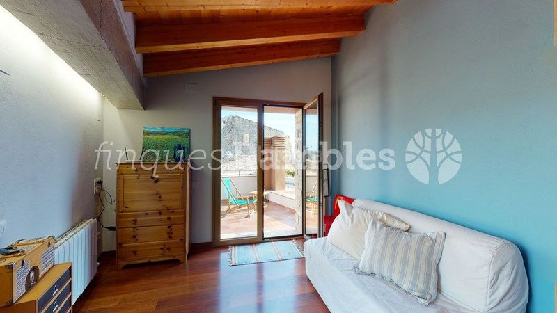 Foto c6d161e6-c862-4776-bbea-e57fbdfe9477. Haus mit heizung in Piles (Les)