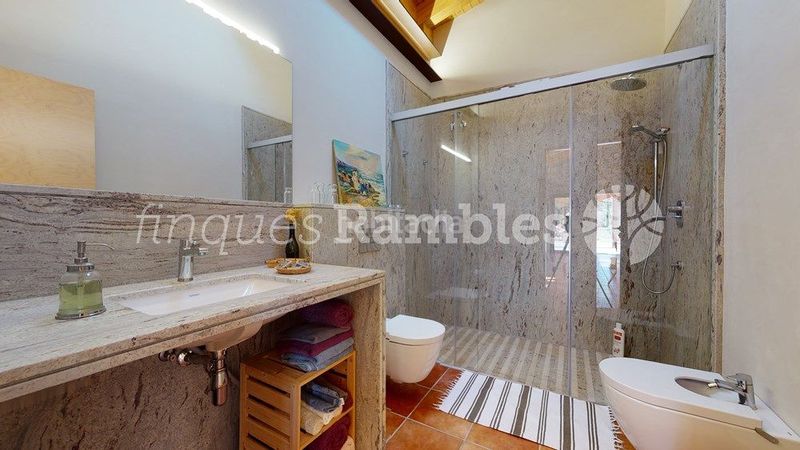 Foto ee2bcfba-0eaa-4368-97f0-dd240b3f204e. Haus mit heizung in Piles (Les)