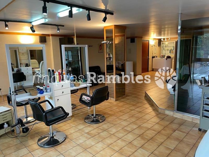 Foto 4883864a-f2c7-4101-bafd-c3f74ab5109c. Rent office space with heating in Poble Sec Igualada