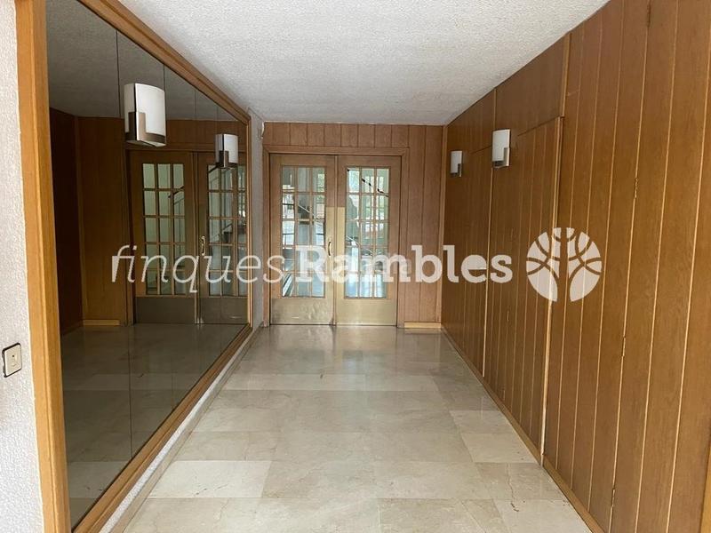 Foto 8687cddc-b8ba-46c3-b1e0-fcf72ae6464d. Rent office space with heating in Poble Sec Igualada
