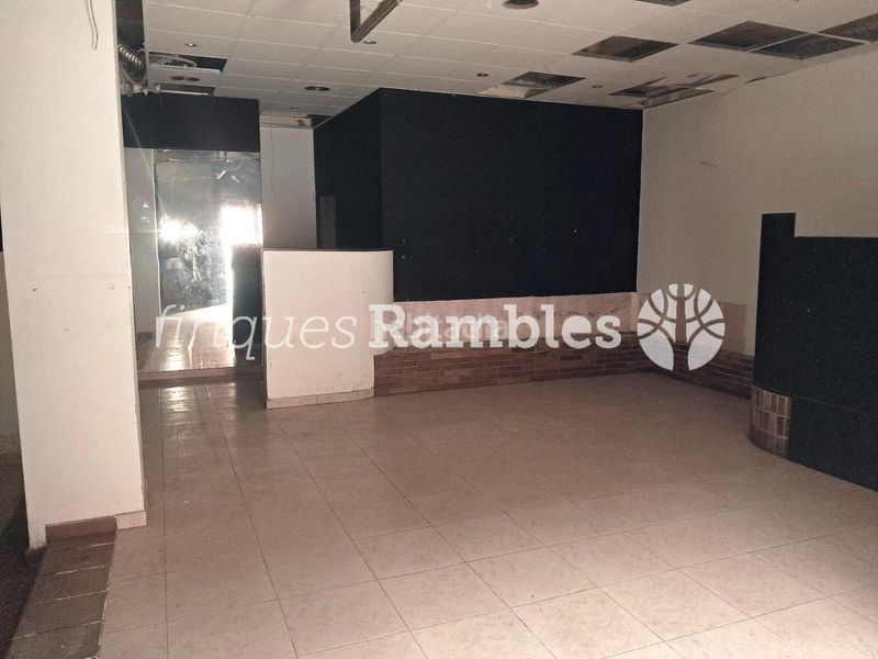 Foto 00ea48c9-eccb-4c6c-9811-7c5a6c0c3a1d. Local comercial a Llevant Igualada