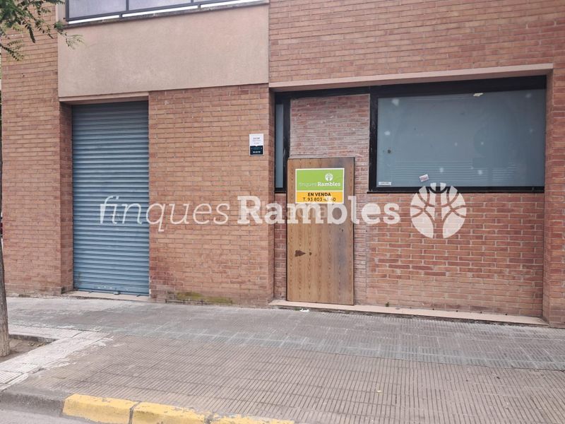 Foto dc38b30d-de12-46ea-a718-b5c4d5f06194. Local comercial a Llevant Igualada
