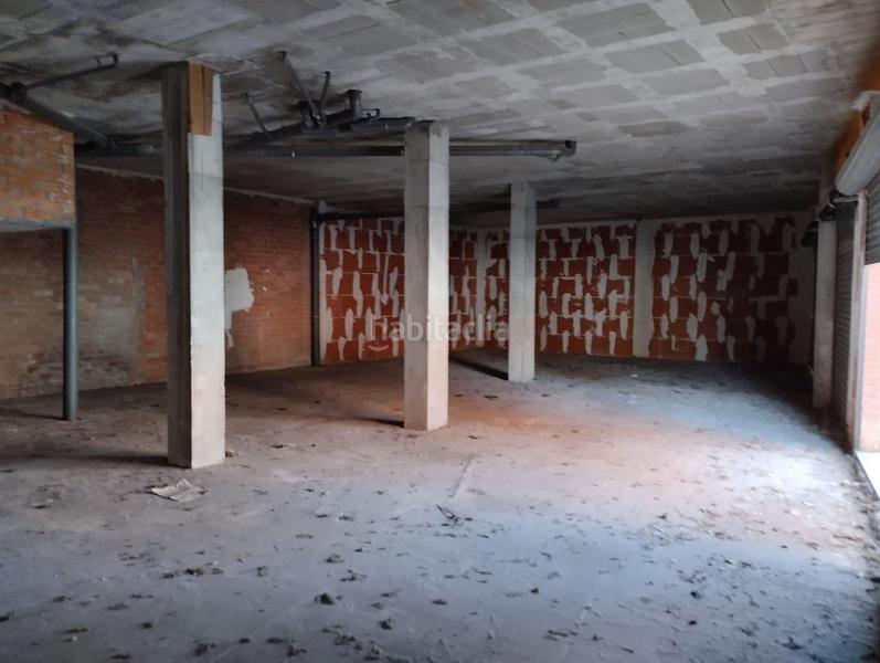 Foto 333e0bec-f26f-475f-a9e1-e0008ab6c7fd. Alquiler local comercial gran local comercial zona les flors en Igualada