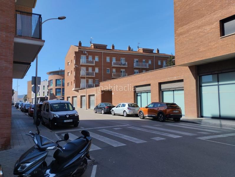 Foto c1e60106-4470-4b85-8f95-18472586bc07. Alquiler local comercial gran local comercial zona les flors en Igualada