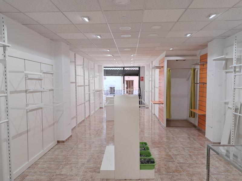 Foto cd0a2512-1a6e-469d-90b3-e578de7539c0. Alquiler local comercial  al centre en Vilanova del Camí