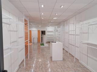 Location Local commercial à Vilanova del Camí. Local comercial al centre de vilanova del camí